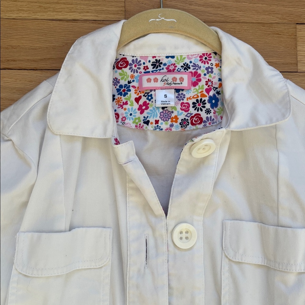 Women's White Coat size S
Professional attire,medical/dental/lab white coat - Picture 4 of 6
